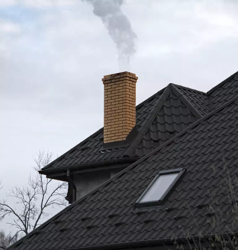 dym lecący z komina